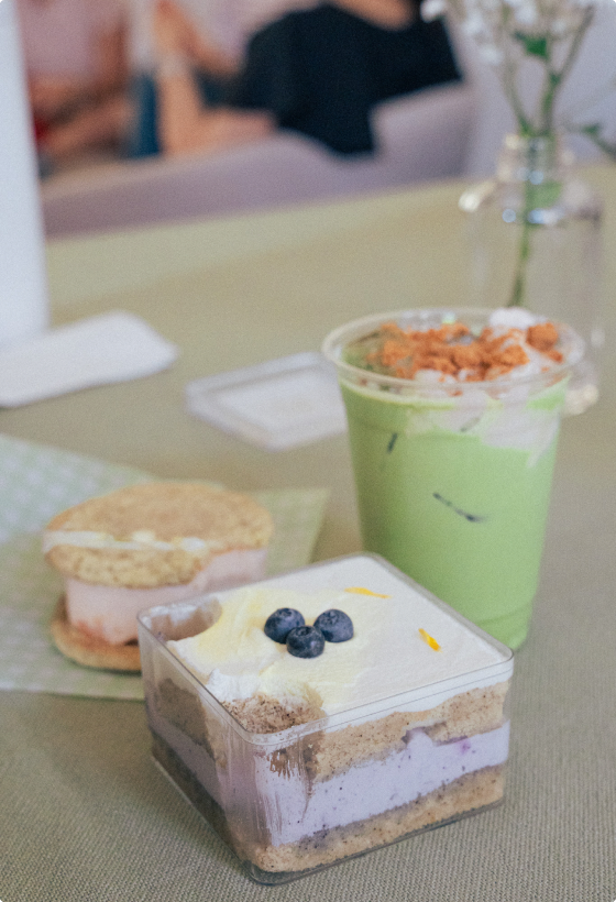Matcha and cakes